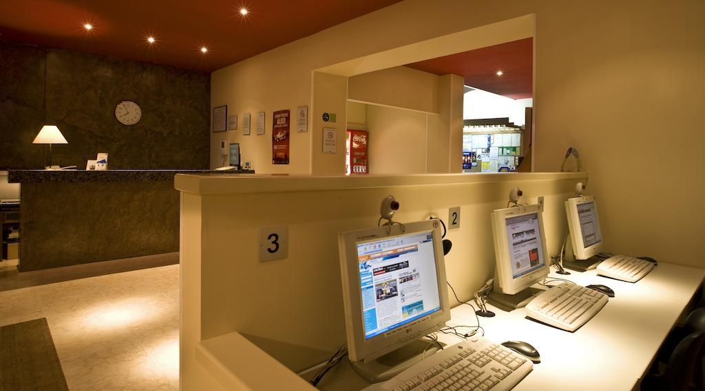 Hotel Central Normandie Сиджес Экстерьер фото