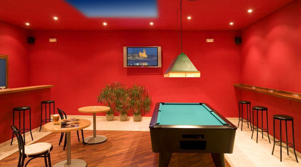 Hotel Central Normandie Сиджес Экстерьер фото